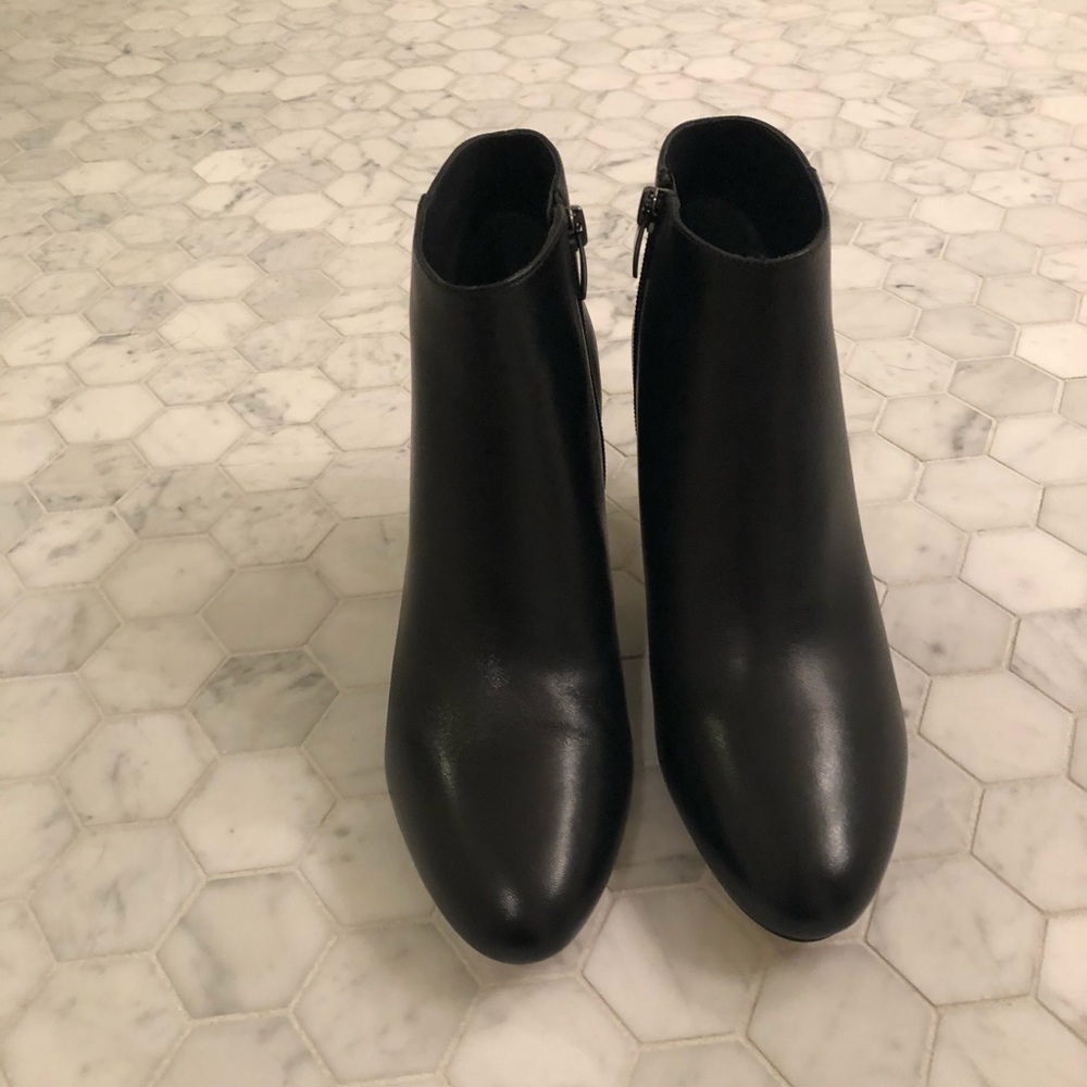 Via Spiga Black Leather Booties